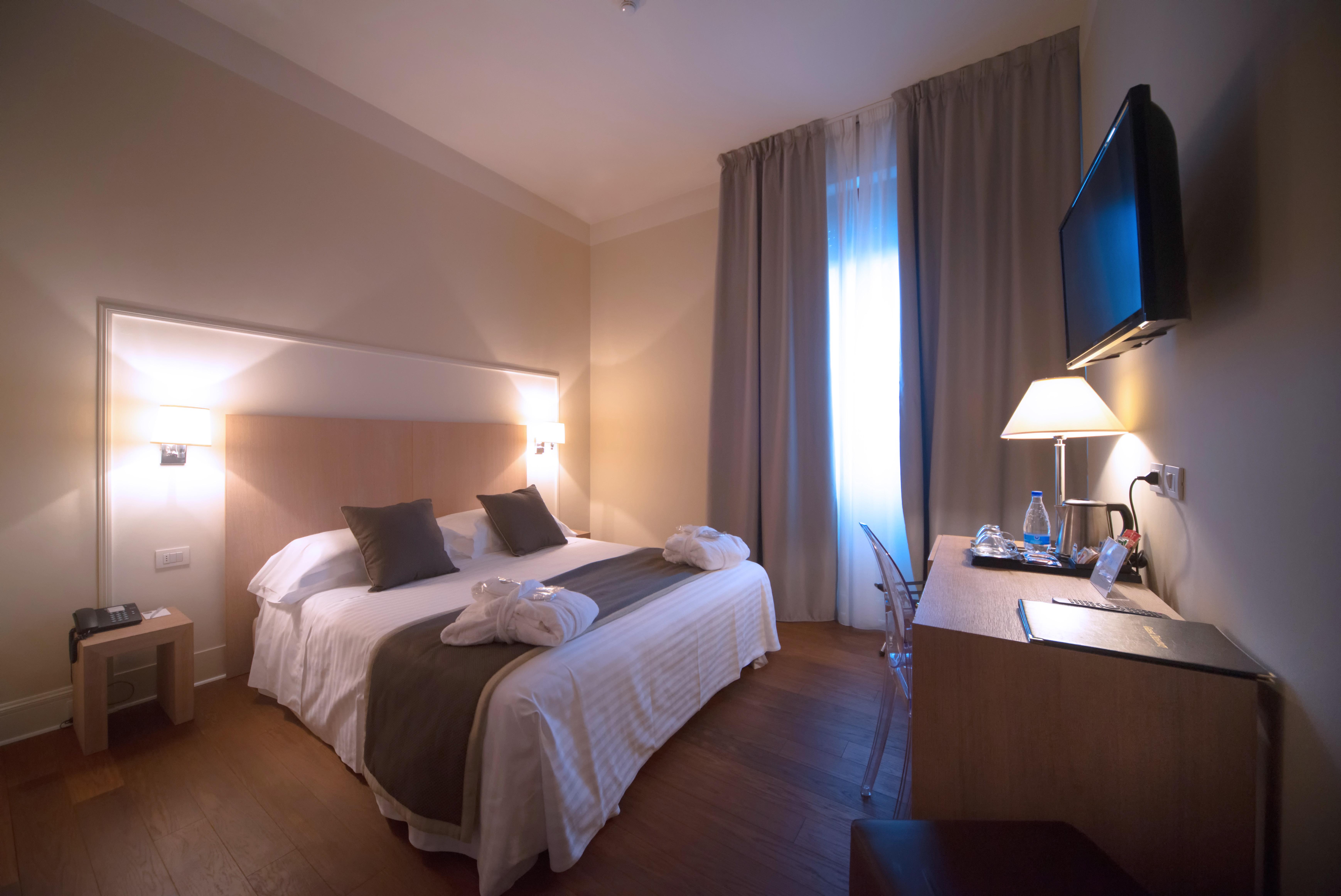 Hotel De La Ville Ричоне Екстериор снимка