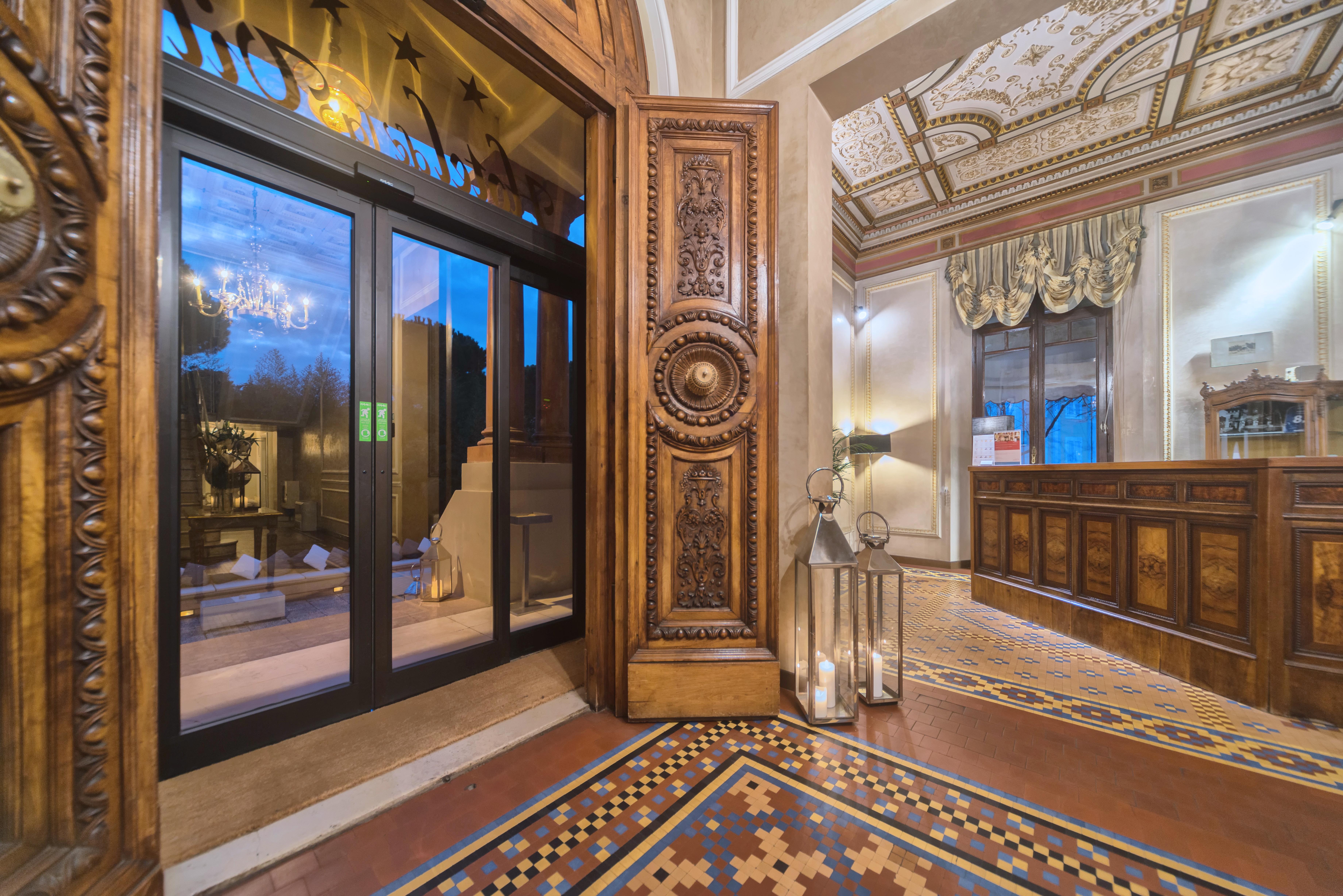 Hotel De La Ville Ричоне Екстериор снимка