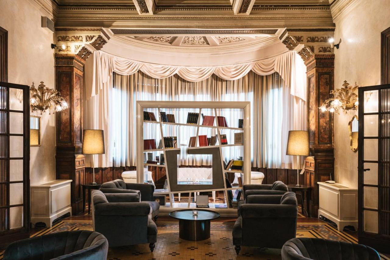Hotel De La Ville Ричоне Екстериор снимка
