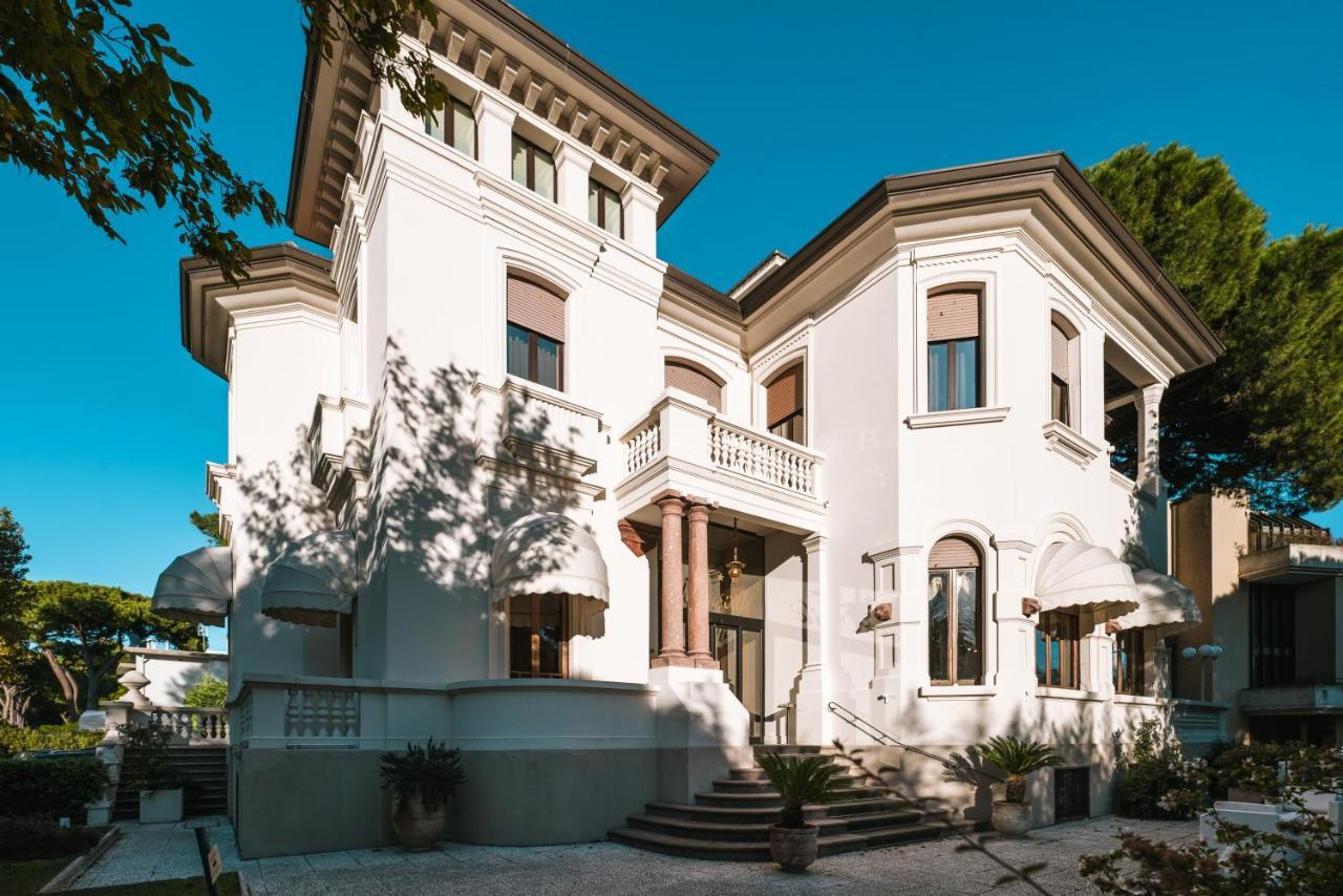 Hotel De La Ville Ричоне Екстериор снимка