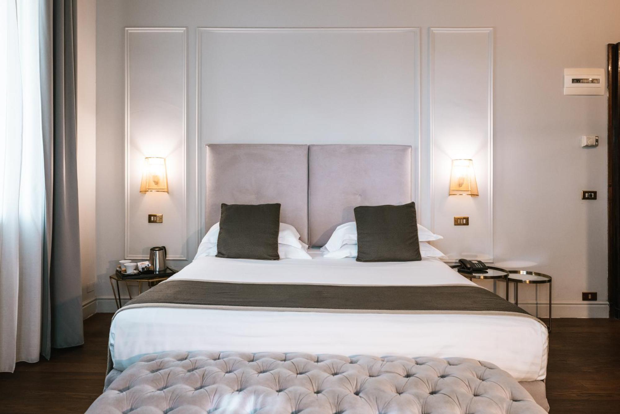 Hotel De La Ville Ричоне Екстериор снимка